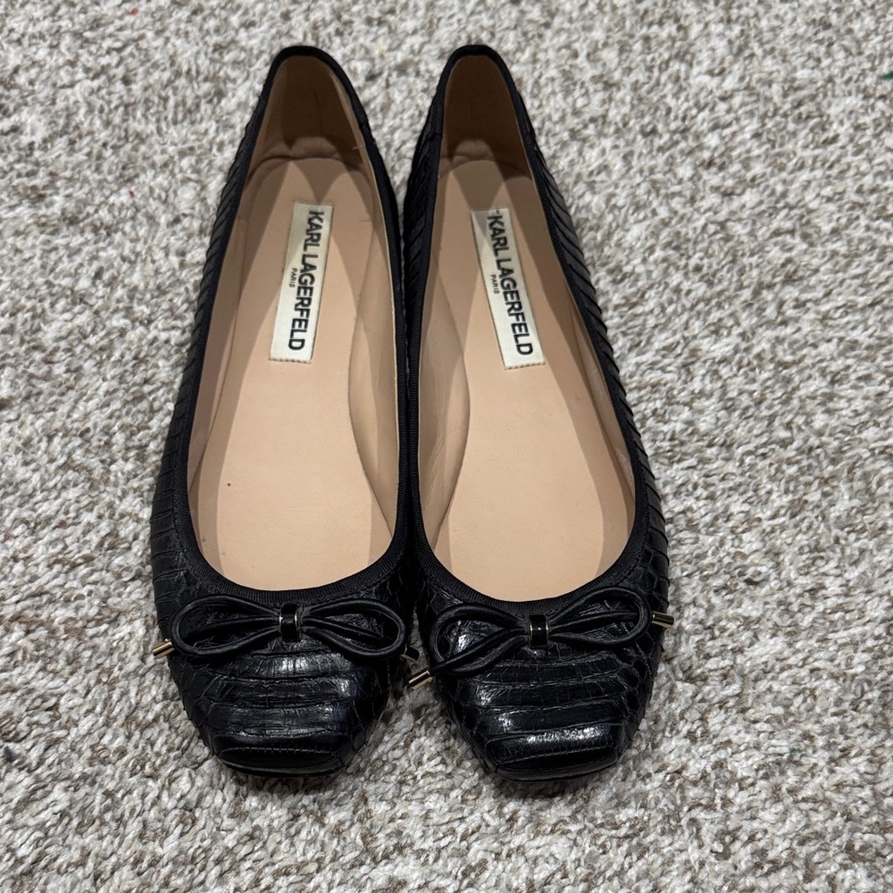 Karl Lagerfeld Black Croc-Embossed Flats